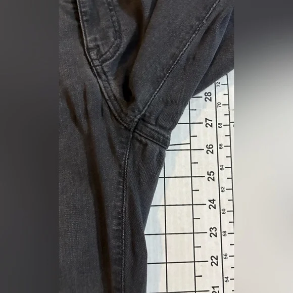 Madewell by J. Crew Women’s Size 27 Gray Roadtripper High Waist Cropped Jeans - Picture 9 of 10